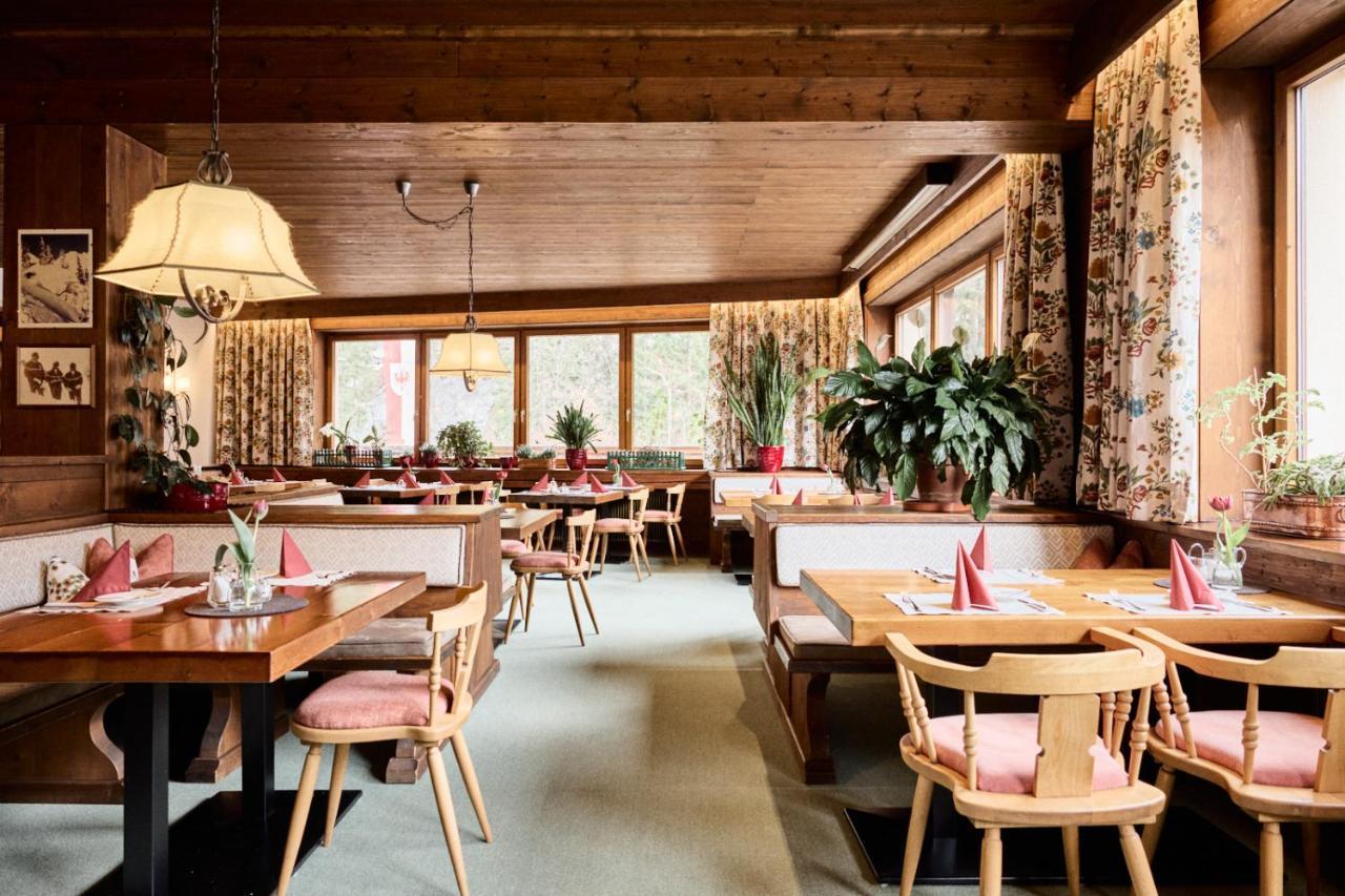 "Quality Hosts Arlberg" Hotel Garni Moessmer Sankt Anton am Arlberg Bagian luar foto