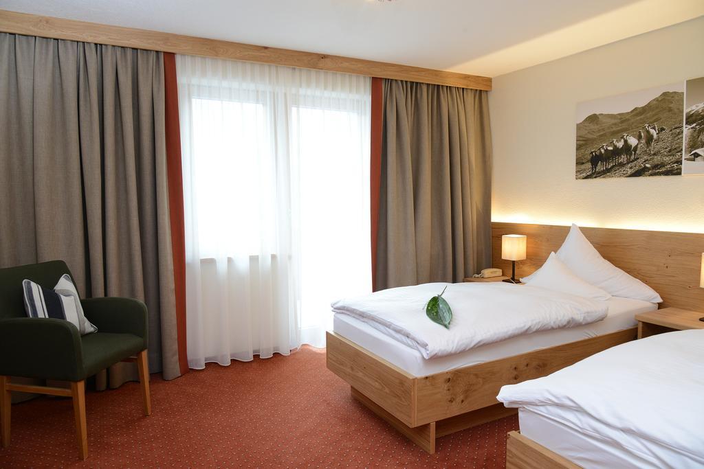 "Quality Hosts Arlberg" Hotel Garni Moessmer Sankt Anton am Arlberg Bagian luar foto