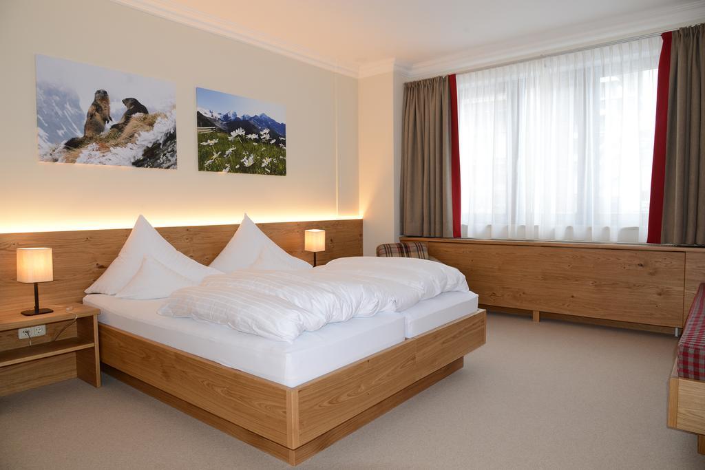 "Quality Hosts Arlberg" Hotel Garni Moessmer Sankt Anton am Arlberg Bagian luar foto