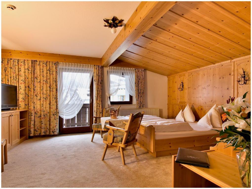 "Quality Hosts Arlberg" Hotel Garni Moessmer Sankt Anton am Arlberg Bagian luar foto