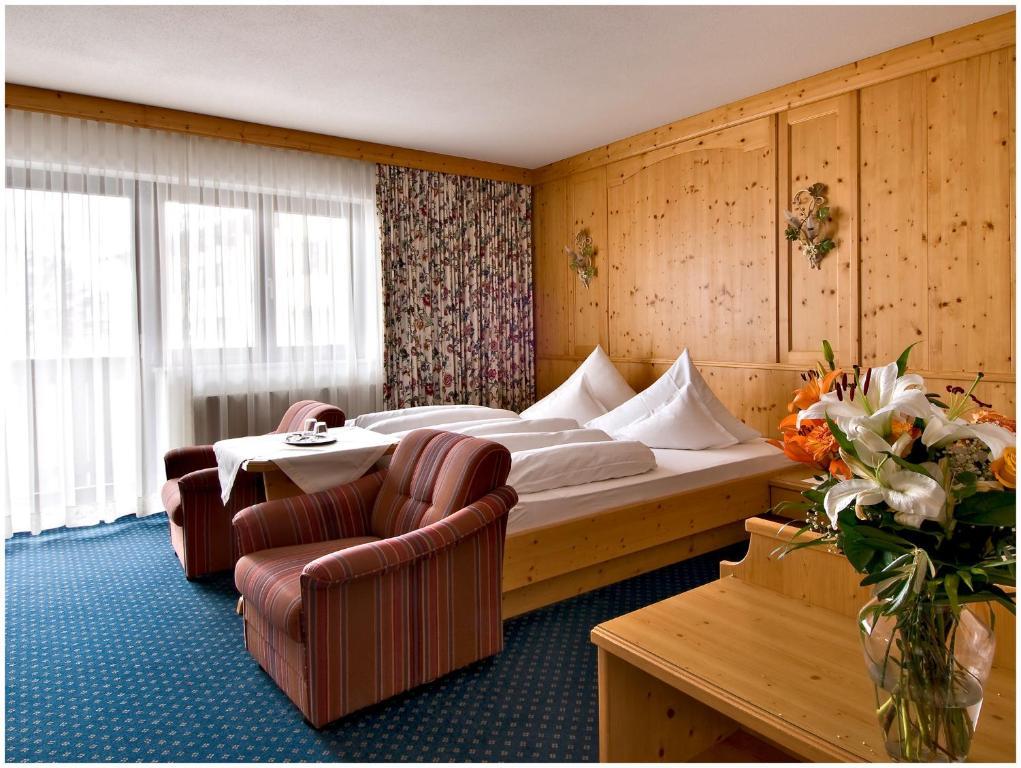 "Quality Hosts Arlberg" Hotel Garni Moessmer Sankt Anton am Arlberg Bagian luar foto