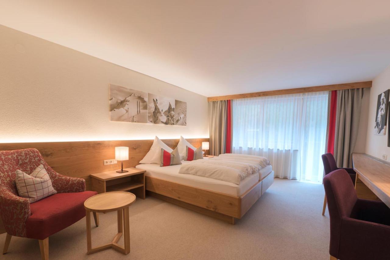 "Quality Hosts Arlberg" Hotel Garni Moessmer Sankt Anton am Arlberg Bagian luar foto